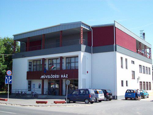 Jógaóra Vámospércsen